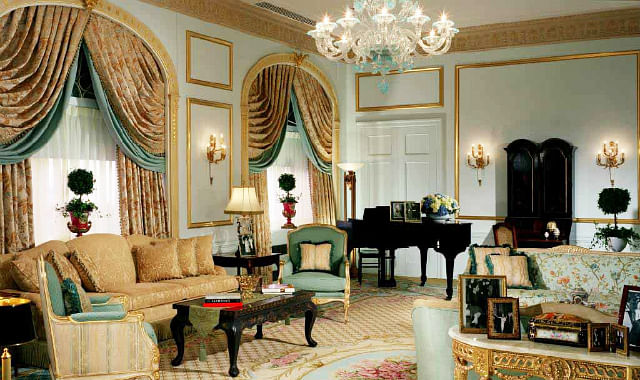 10 hotels fit for royalty waldorf_royalsuite